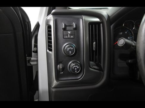 Used 2018 Chevrolet Silverado 1500 LT w/ All Star Edition AWD/4WD image 6
