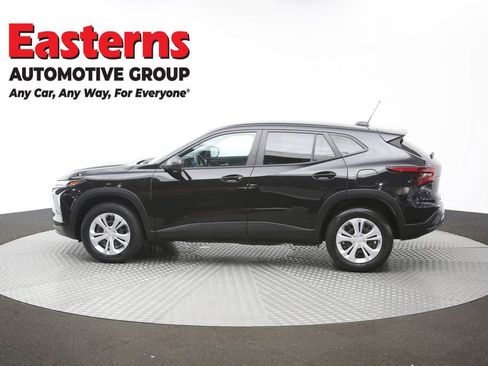 Used 2024 Chevrolet Trax LS FWD image 59