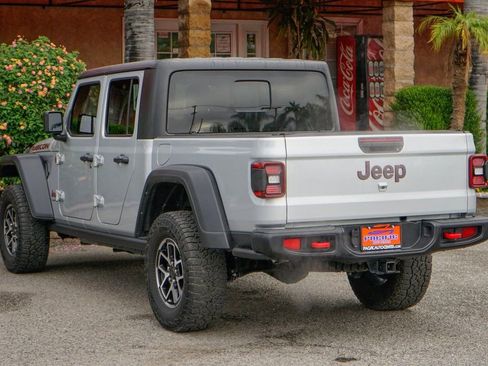 Used 2024 Jeep Gladiator Rubicon w/ Convenience Group AWD/4WD image 6
