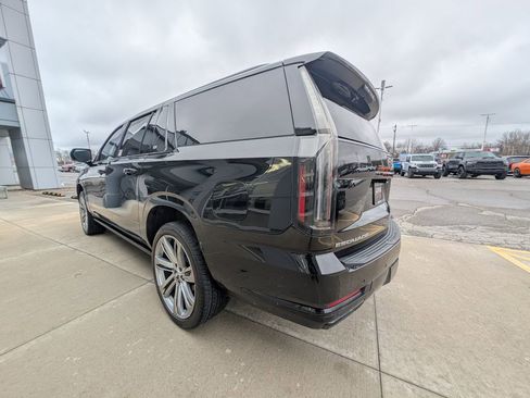 Used 2026 Cadillac Escalade ESV Sport w/ Touring Package image 6