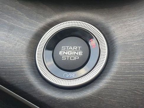 Certified 2023 Jeep Grand Cherokee Limited RWD image 37