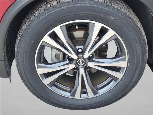 Used 2019 Nissan Rogue SV w/ Premium Package FWD image 17