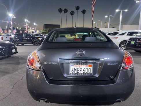 Used 2010 Nissan Altima Hybrid Sedan image 7