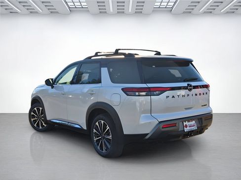 New 2026 Nissan Pathfinder Platinum w/ Cargo Package FWD image 6
