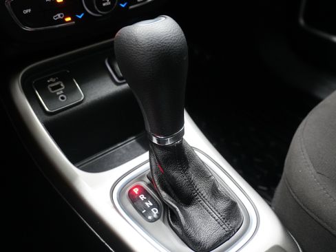 Used 2020 Jeep Compass Sport w/ Tech Group image 18