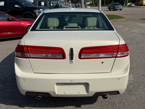 Used 2012 Lincoln MKZ FWD image 4