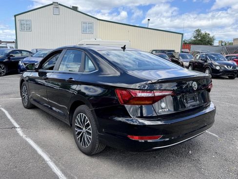 Used 2019 Volkswagen Jetta SE w/ Cold Weather Package FWD image 4