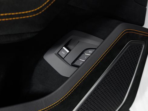 Used 2024 Lamborghini Urus Performante AWD/4WD image 33