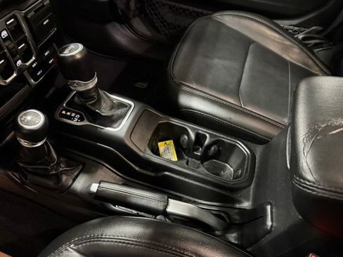 Used 2020 Jeep Wrangler Unlimited Sahara image 14