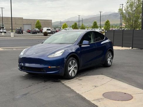 Used 2023 Tesla Model Y Long Range AWD/4WD image 6
