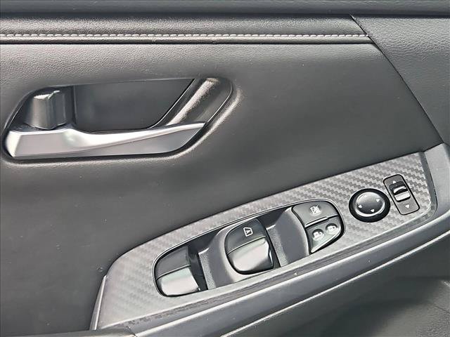 Used 2024 Nissan Sentra SV FWD image 12