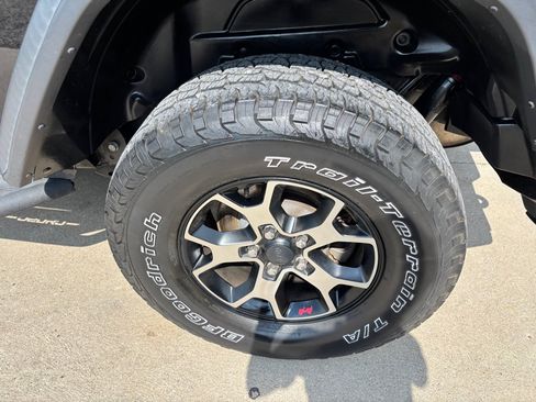 Used 2020 Jeep Wrangler Unlimited Rubicon w/ Cold Weather Group AWD/4WD image 39