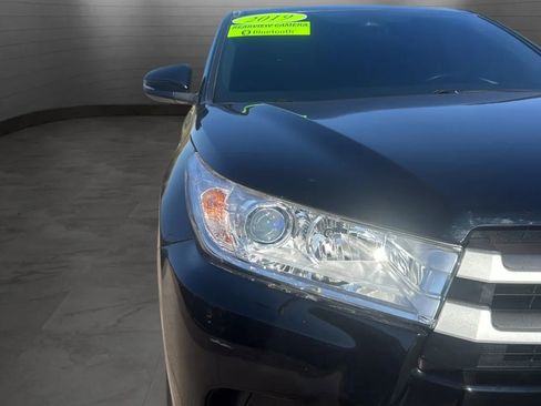 Used 2019 Toyota Highlander LE FWD image 33