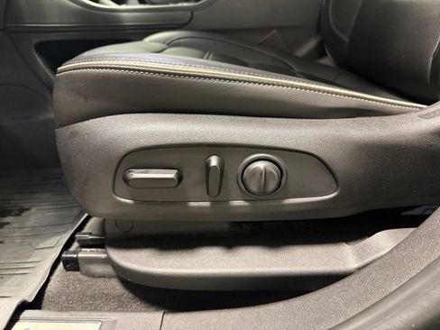 Certified 2020 GMC Acadia Denali w/ Technology Package AWD/4WD image 16