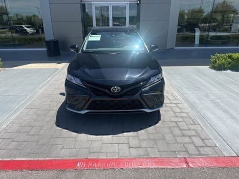 Used 2021 Toyota Camry XSE w/ Carpet Mat Package (TMS) FWD image 2