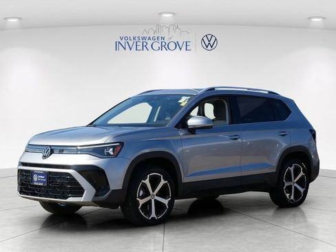 Certified 2025 Volkswagen Taos SEL AWD/4WD image 3