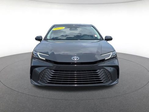 Used 2025 Toyota Camry XLE w/ Premium Plus Package FWD image 9