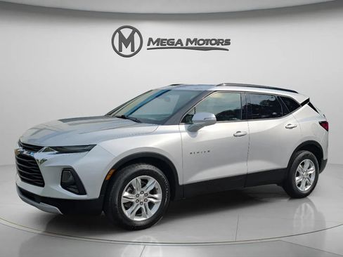 Used 2021 Chevrolet Blazer LT AWD/4WD image 2