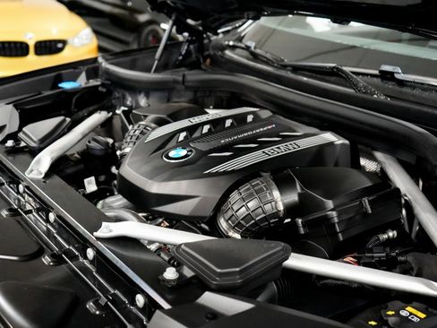 Used 2022 BMW X7 M50i w/ Dynamic Handling Package image 35