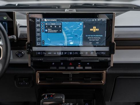 Used 2024 GMC Hummer EV 2X image 26