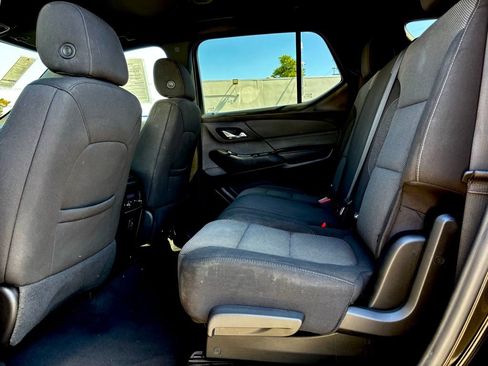 Used 2023 Chevrolet Traverse LT image 20
