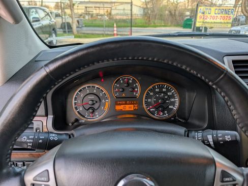 Used 2013 Nissan Armada Platinum AWD/4WD image 25