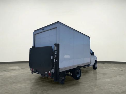 Used 2022 Ford E-350 and Econoline 350 Super Duty w/ Power Windows & Locks Group image 9