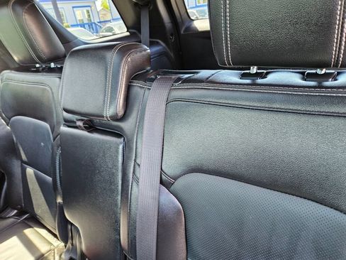 Used 2017 Ford Explorer Limited w/ Equipment Group 301A AWD/4WD image 13