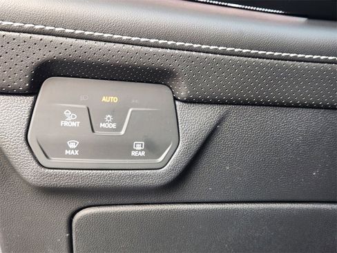 New 2026 Volkswagen Atlas Cross Sport SEL R-Line image 18