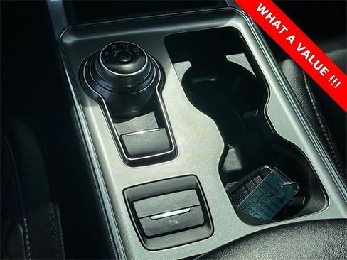 Used 2024 Ford Edge Titanium image 21