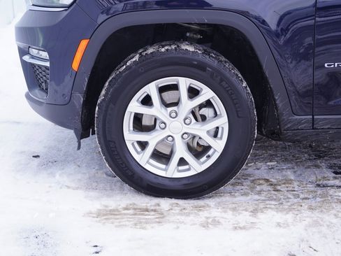 Used 2023 Jeep Grand Cherokee Limited w/ Luxury Tech Group II image 8