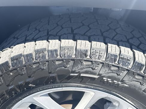 Used 2024 Jeep Grand Cherokee Laredo X w/ Trailer Tow Package image 7