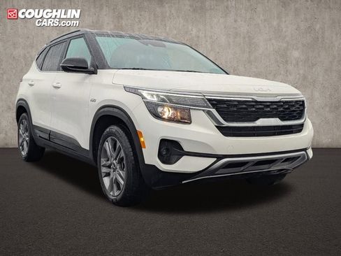 Used 2023 Kia Seltos S w/ Navigation Package image 1