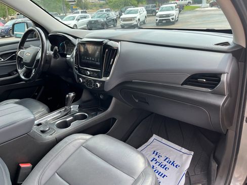 Used 2018 Chevrolet Traverse Premier w/ LPO, Floor Liner Package AWD/4WD image 27
