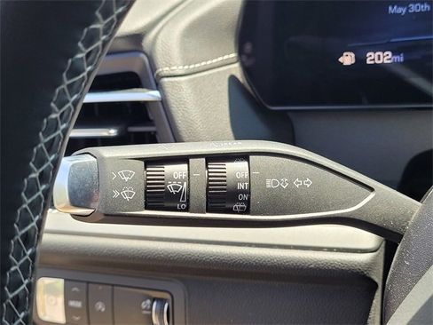 Used 2024 Chevrolet Traverse LT image 17