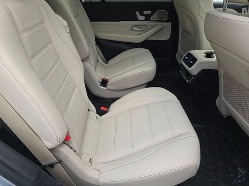Certified 2025 Mercedes-Benz GLS 450 4MATIC image 19
