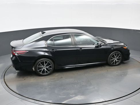Used 2022 Toyota Camry SE FWD image 37