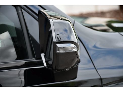 Used 2025 Cadillac Escalade Sport Platinum w/ LPO, Floor Liner Package AWD/4WD image 29