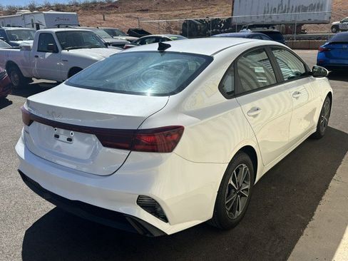 Used 2023 Kia Forte LXS FWD image 3