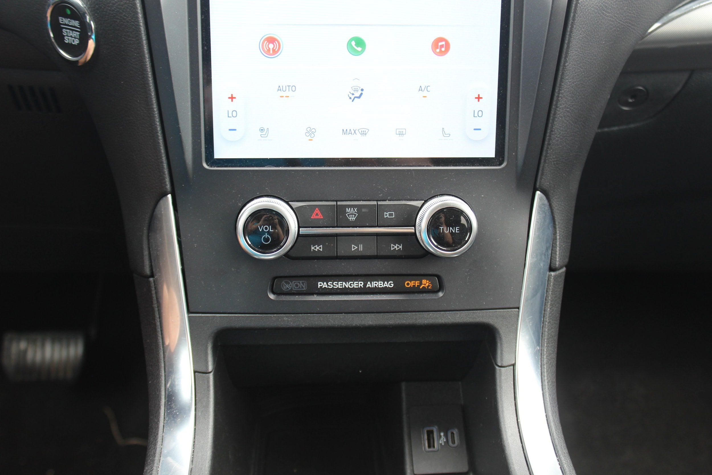 Used 2022 Ford Edge Titanium AWD/4WD image 12