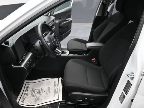 Used 2025 Hyundai Kona SEL image 12