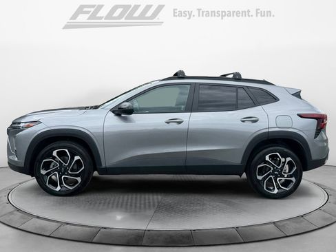 Used 2025 Chevrolet Trax RS w/ Driver Confidence Package FWD image 5