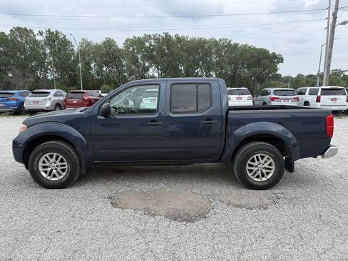 Used 2015 Nissan Frontier SV AWD/4WD image 6