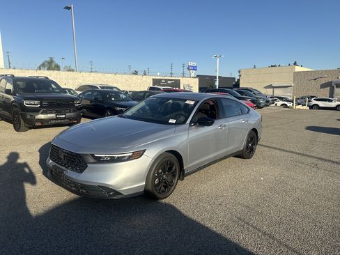 Used 2025 Honda Accord SE image 7