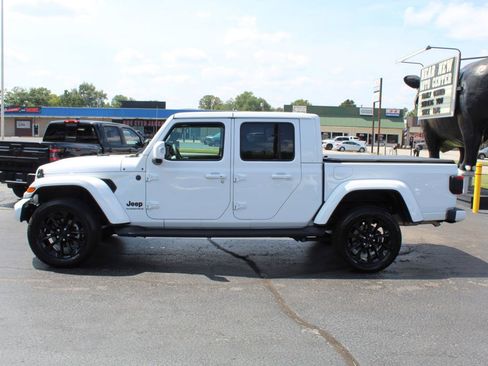 Used 2023 Jeep Gladiator Overland AWD/4WD image 8
