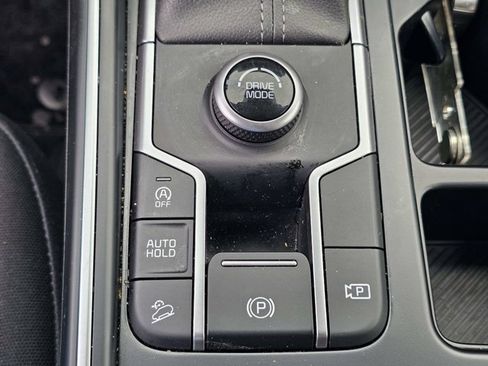 Used 2026 Kia Sorento LX FWD image 48