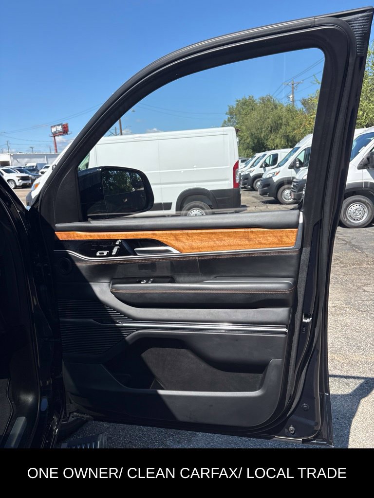 Used 2023 Jeep Grand Wagoneer Series III AWD/4WD image 23