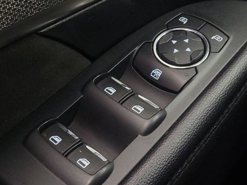 Used 2018 Ford Explorer XLT w/ Equipment Group 202A image 27