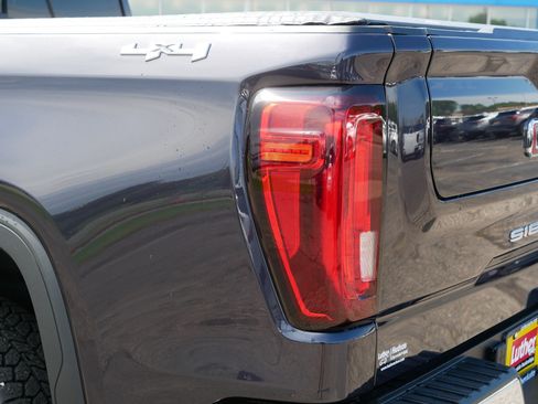 Used 2025 GMC Sierra 1500 SLT w/ SLT Premium Package AWD/4WD image 17