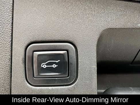 Used 2022 Cadillac XT5 Premium Luxury w/ LPO, Floor Liner Package AWD/4WD image 17